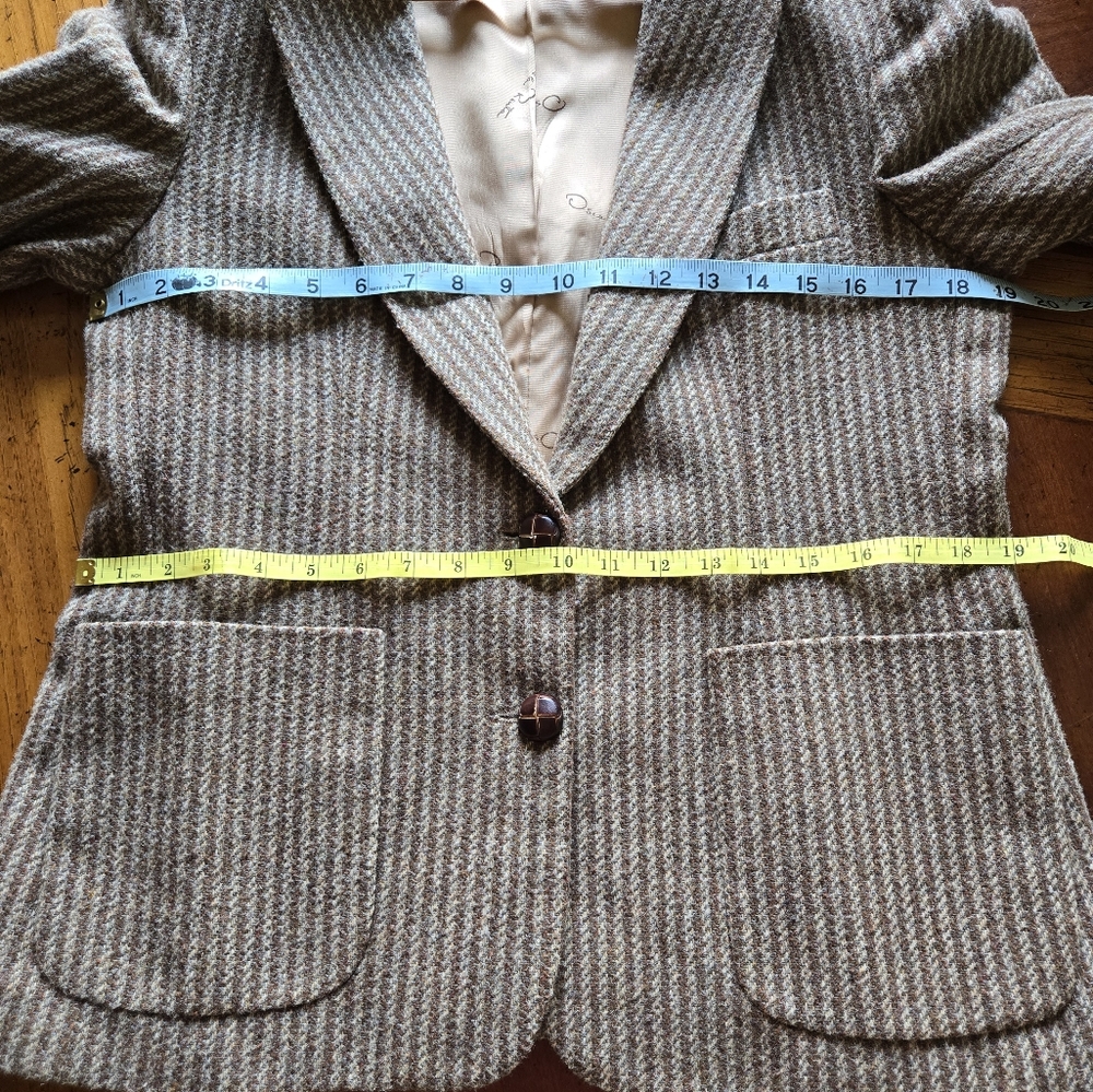 Pre loved Oscar de La Renta tweed blazer.Vintage 70's - Picture 10 of 10